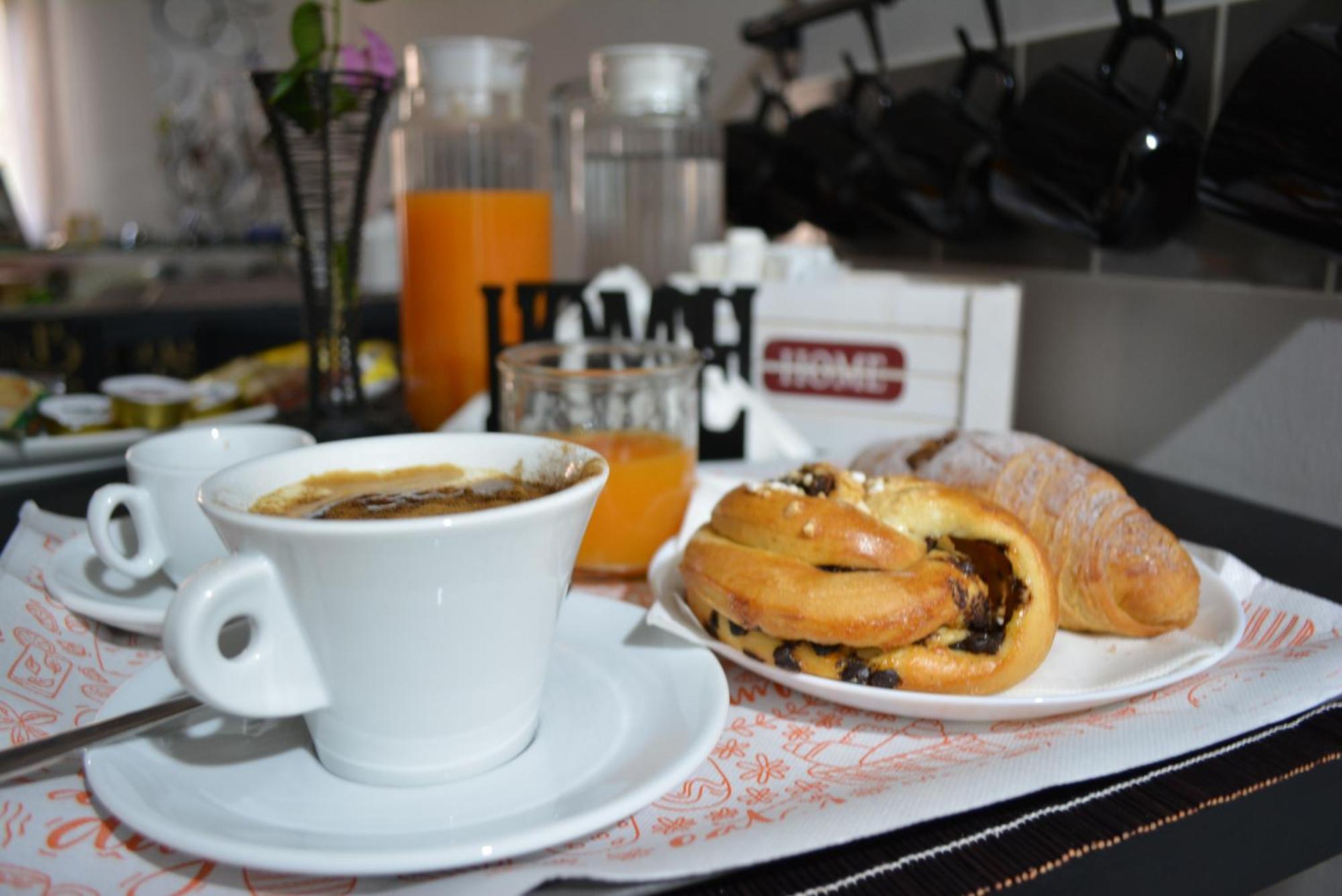 Mario'S House Bed & Breakfast Napoli Bagian luar foto