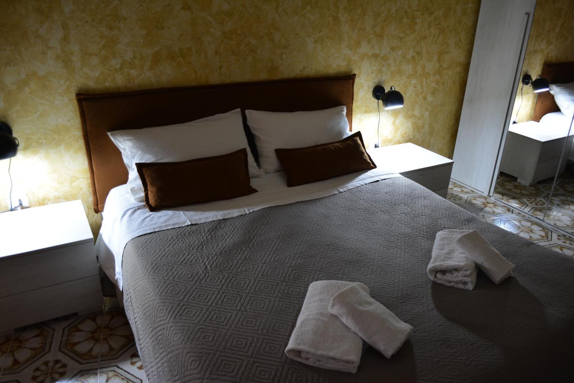 Mario'S House Bed & Breakfast Napoli Bagian luar foto