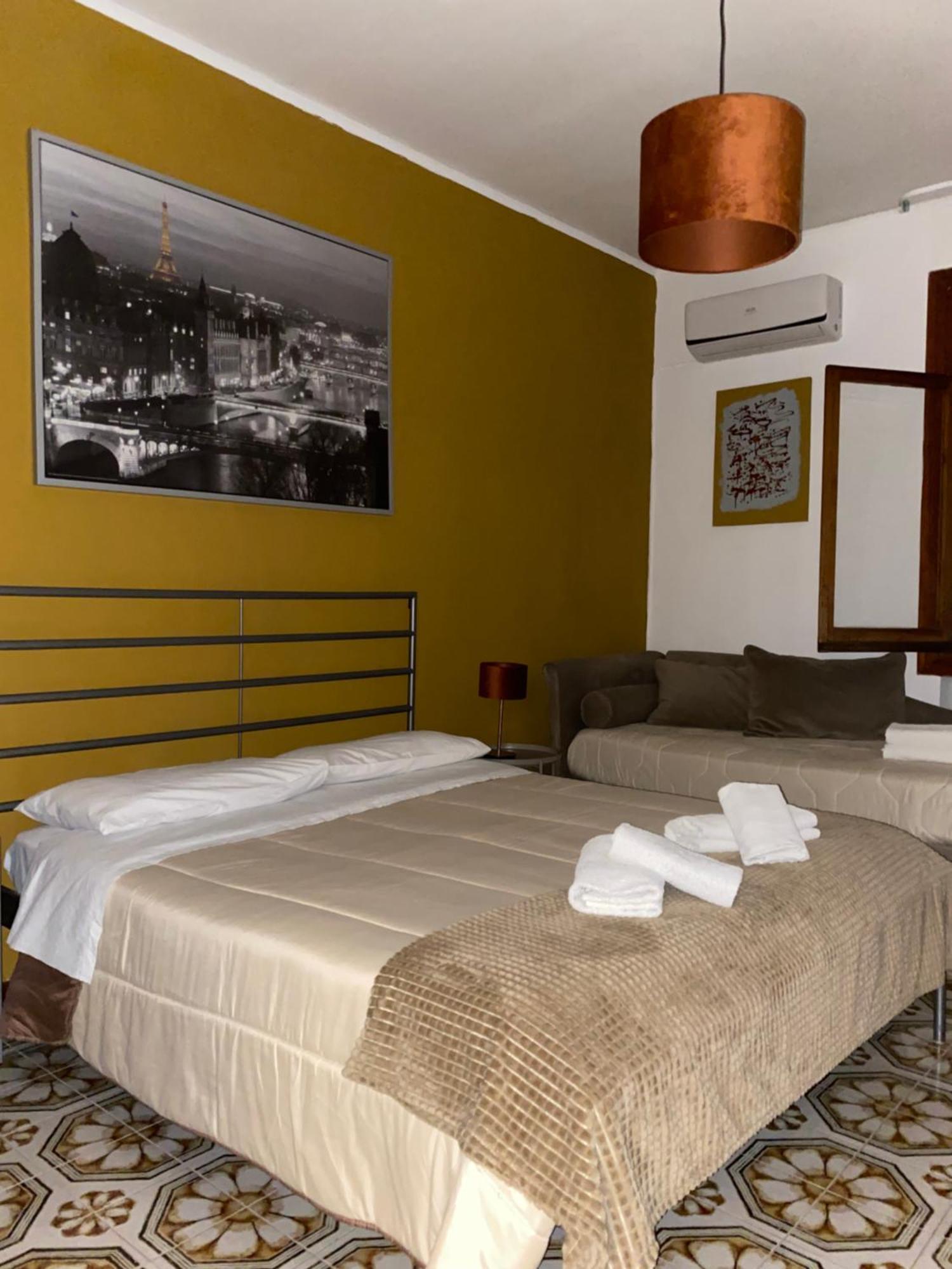 Mario'S House Bed & Breakfast Napoli Bagian luar foto