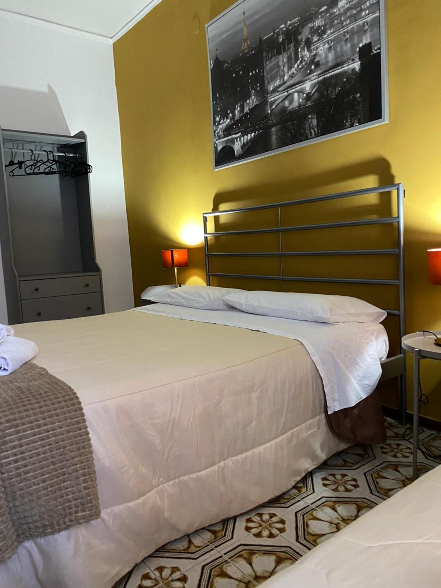 Mario'S House Bed & Breakfast Napoli Bagian luar foto